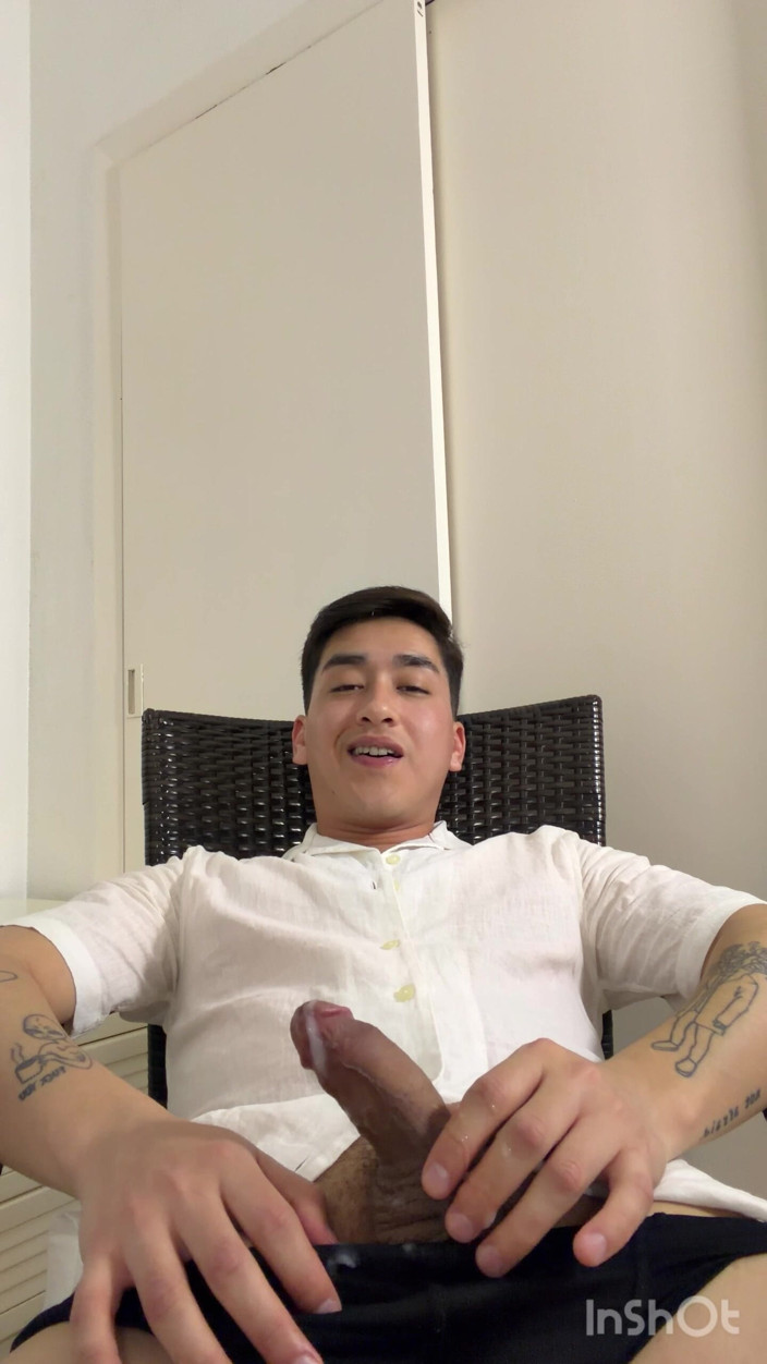 Johnny Hakson: Thủ dâm cho đến khi xuất tinh ồ ạt vào bạn
