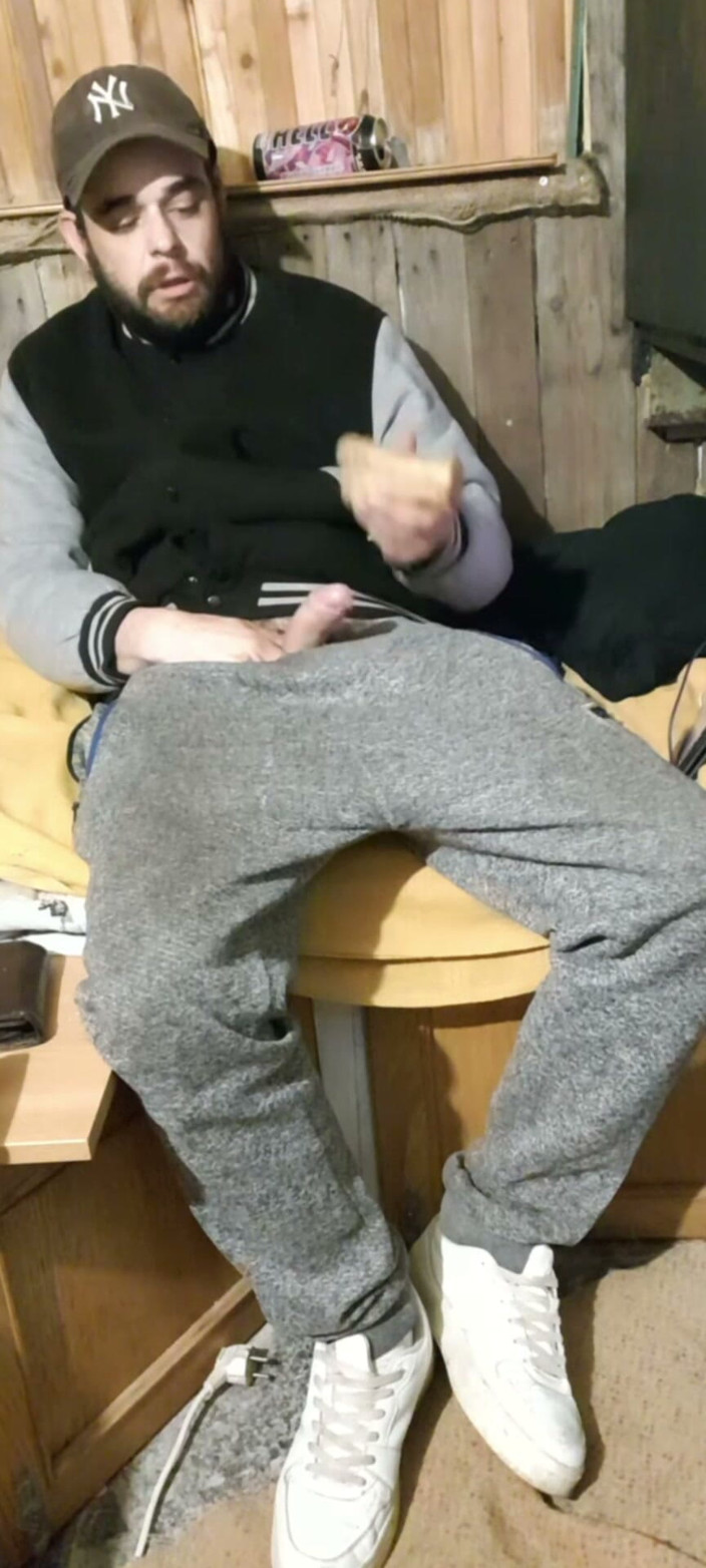 jerkofflover: 긴 드라이브 후 사정