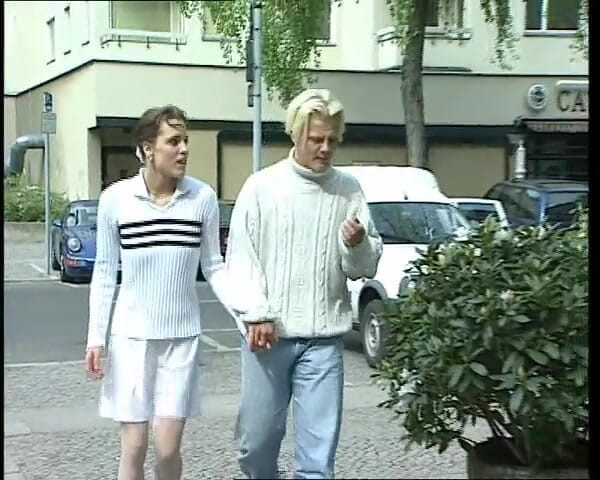YOUR FIRST PORN: Nadržený německý pár šuká bez zábran