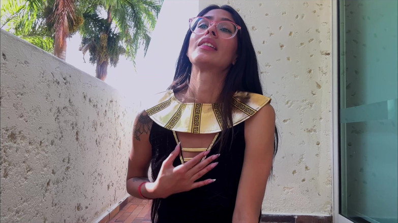 Kink in Time: Gisele Amore's Ancient Egyptian Giantess Domination 4K POV Shrinking Fantasy Awaits!