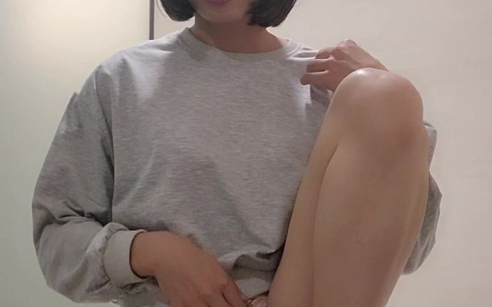 Taiwancdgirl: 我脱掉了裤子。你呢？