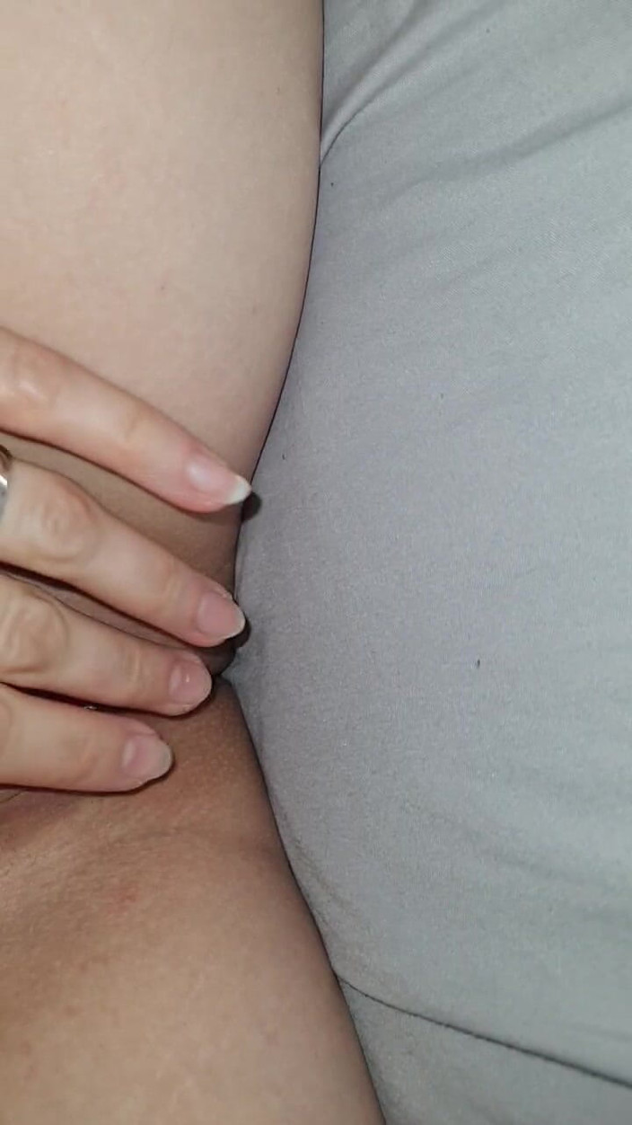 Ana Liz: Sweet Pussy, Gummy Candy, Lipstik