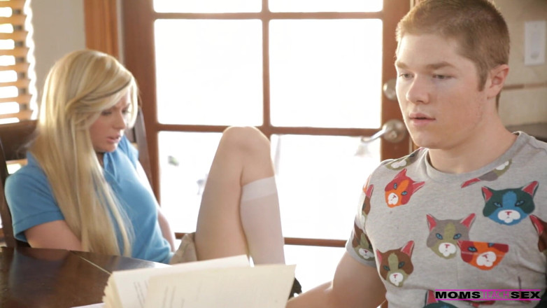Moms teach sex: Sesja studyjna staje się seksualna - S1: e5