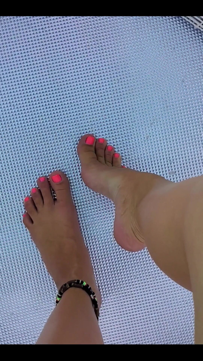 Kendra Heart: Here's a Little Foot Clip to Get Ya Going