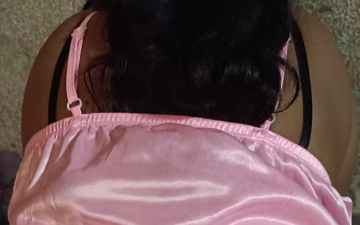 Queen4desi: Awek kolej India seksi berkongkek gaya doggy Queen4desi