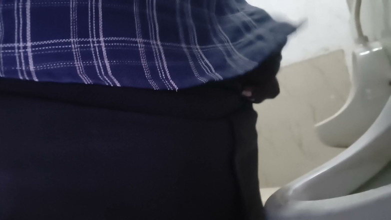CarvingShovel: Tamil Piss at Public Toilet and Hand Job