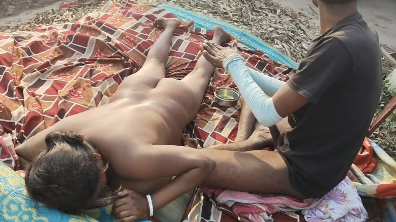 Sexydeb: 인도 섹시녀 오일 마사지