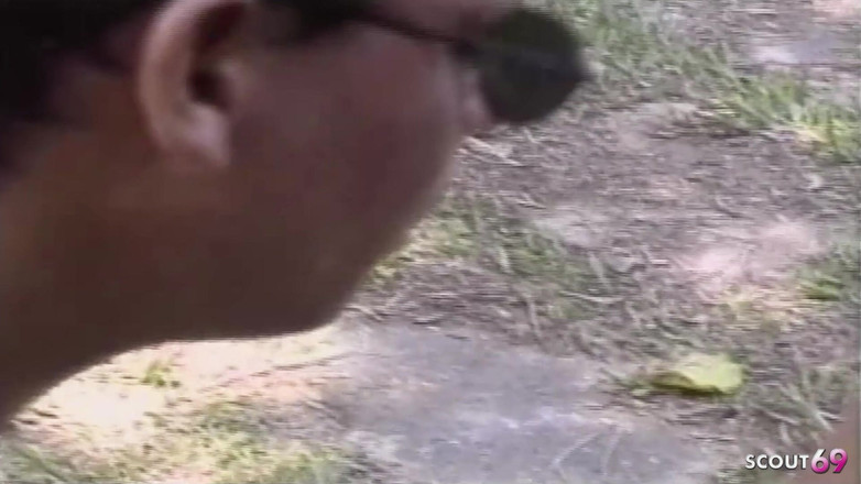 Shemale TS Collection: Latin büyük memeli travesti açık havada üçlü grup sekste kalın bir...