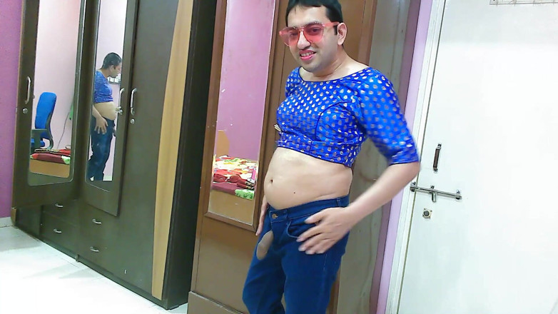 Cute & Nude Crossdresser: Linda mariquita crossdresser femboy sweet lollipop en un denim jeans,...