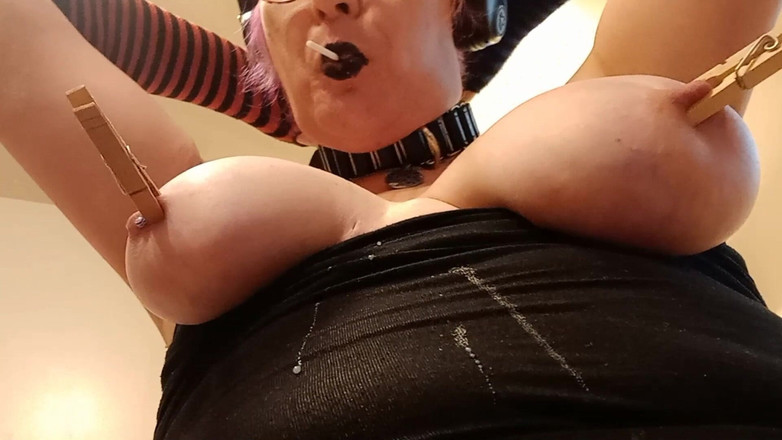 Princess Udders: Drooly Moo si obléká límec