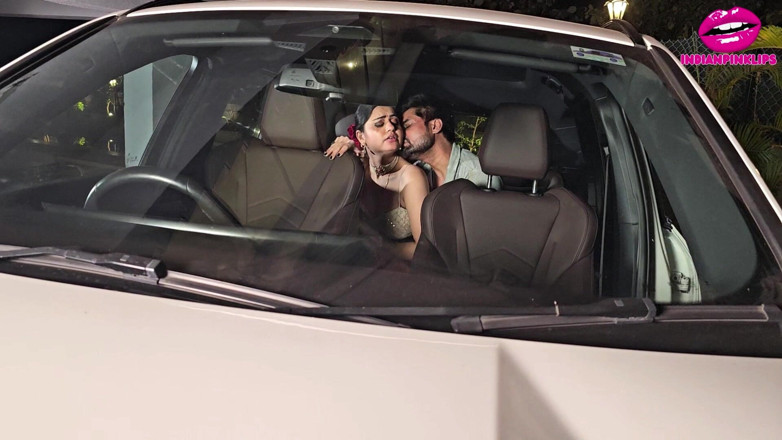Indianpinklips: ホットで美しいインドの妻がデバーとセックスされた