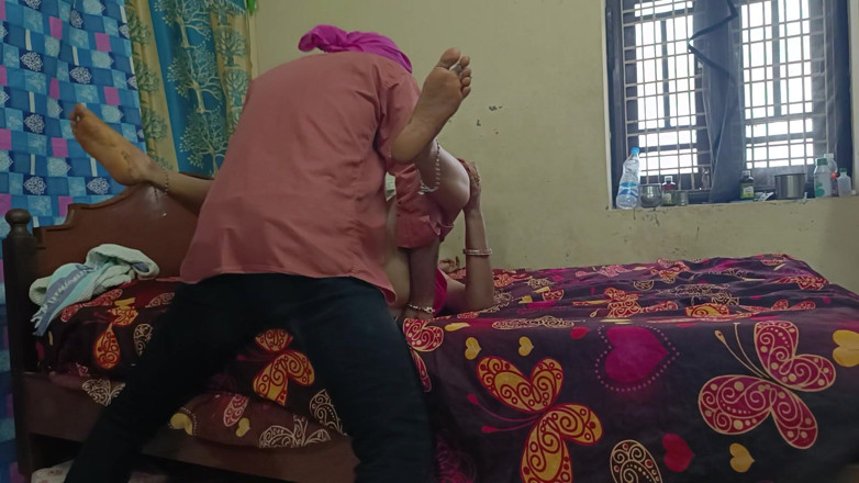 Desigirlsiri: Desi matrigna cazzo duro con figliastro completo romanticismo telugu audio...
