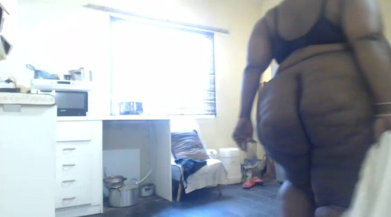 Legendary Booty Overdose: BBW Matlagning med en vibrator i hennes fitta