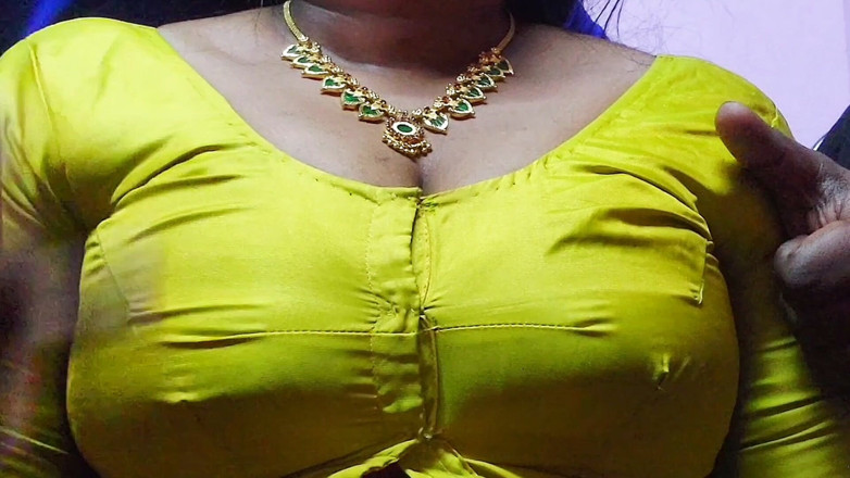 Desi Mohini: Aunty Seduced Her Boyfriend with Her Boobs