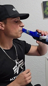 Estoy cachonda las 24 horas del día, los 7 horas del día y siempre voy a follar el culo de mi perra gay a pelo