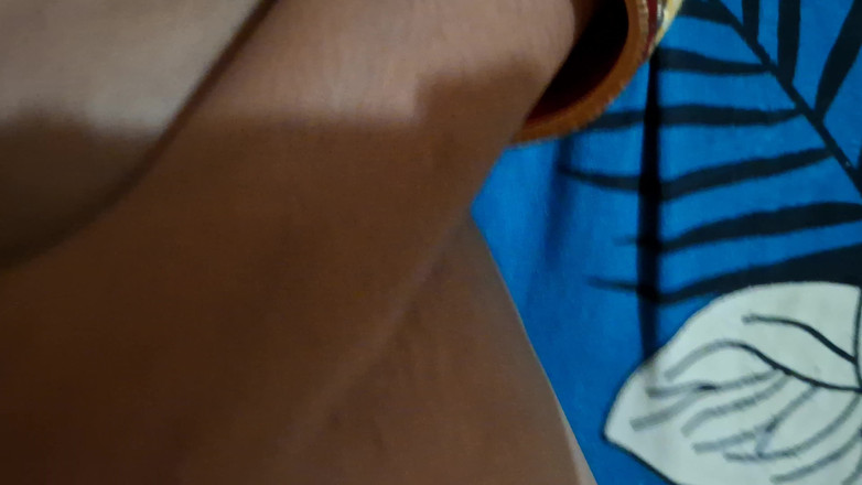 Adom: भारतीय सुंदर लड़की