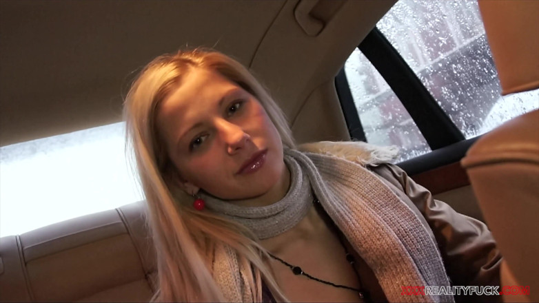 Czech Pornzone: Zakar ketat &amp; menunggangnya - Candy Love
