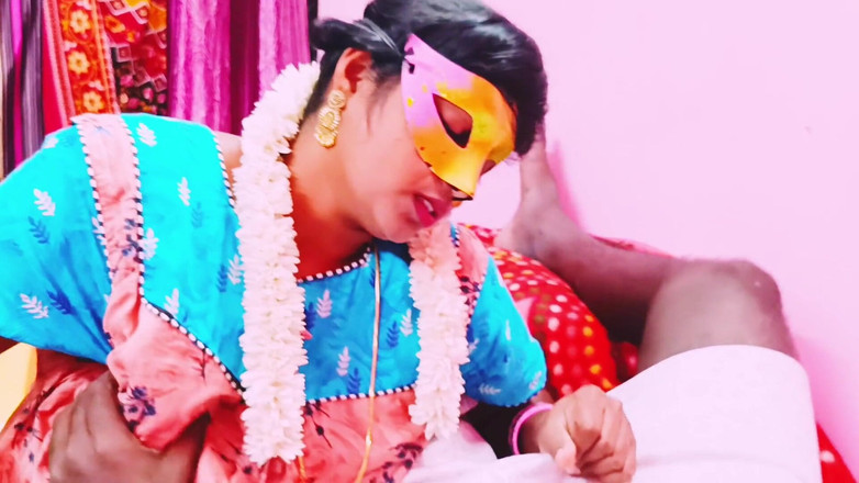 Telugu honey lips: Seksowne Nighty Indian Bhabi jebanie pasierb, Telugu Dirty Talks.