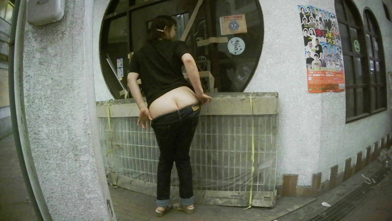 Mayumi Kanzaki: Il Giappone Cammina Con Il Sedere Fuori