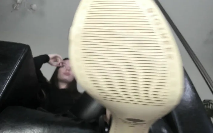 Feet lady: Under the Sole
