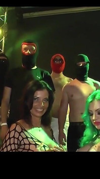 Anální creampie dvojitý dip gangbang