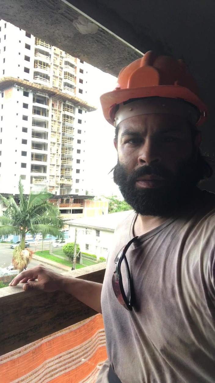 i7Bernard: Chắp vá.