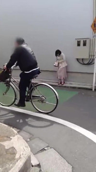Public ripple - una bellezza sensibile Mostra il suo trucco non-mani in una città acme passeggiata capitolo-1