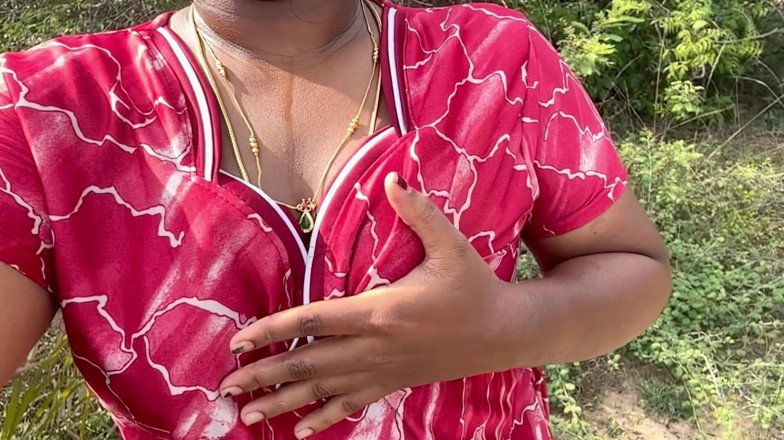 Desi World: Tamilská dívka ukazuje venkovní tajný sex se svým přítelem
