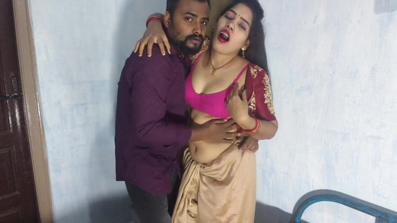 Sona bhabhi: Yeni evli Hintli karı koca romantizmi