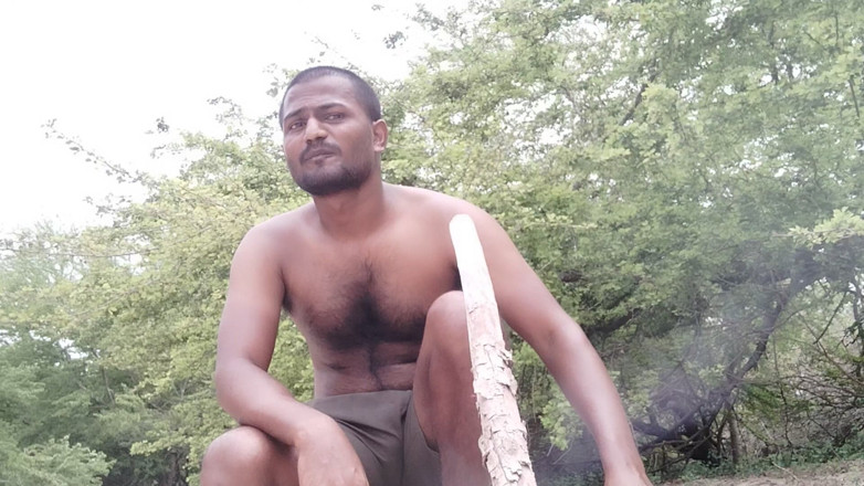 KUMBHA MANOJ KUMAR: Xhard dans Dick on Duty dans Forest Alone