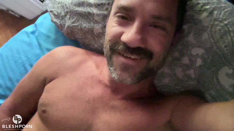 bleshporn: Tim blesh si masturba il cazzo