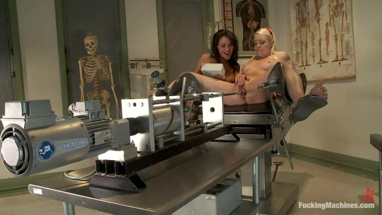 Fucking Machines by Kink: Lorelei Lee Charley Chase играет доктором