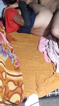Dì Ấn Độ đã có rất nhiều niềm vui trong việc làm tình và rời khỏi