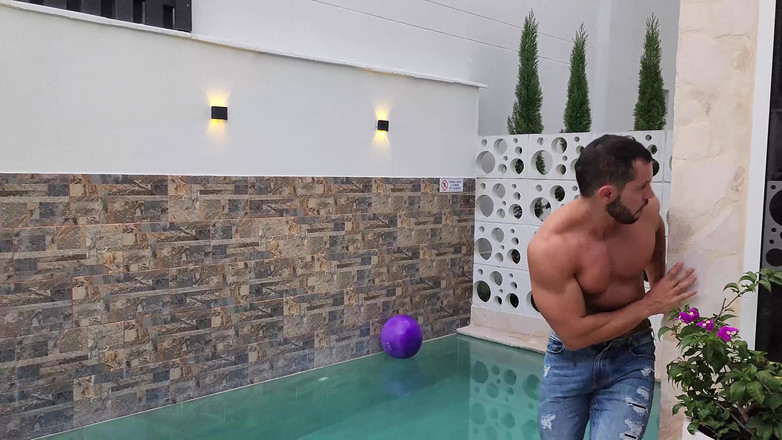 Duncan Saint: I Snuck in to Their Pool for a Dip but...