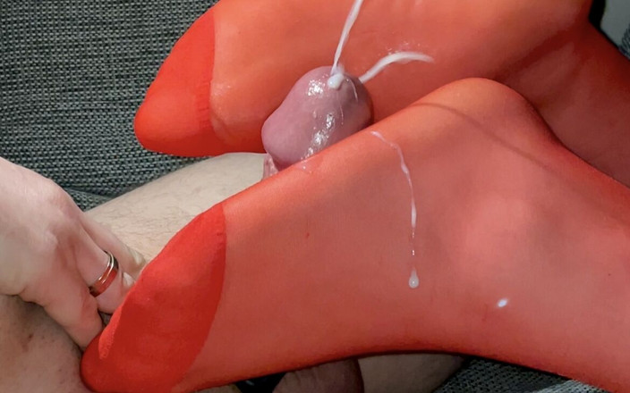 Princess Jeanne: Güzel çoraplı ayaklar.