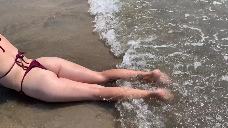 Homegrown Video: At the Beach with Lolipop