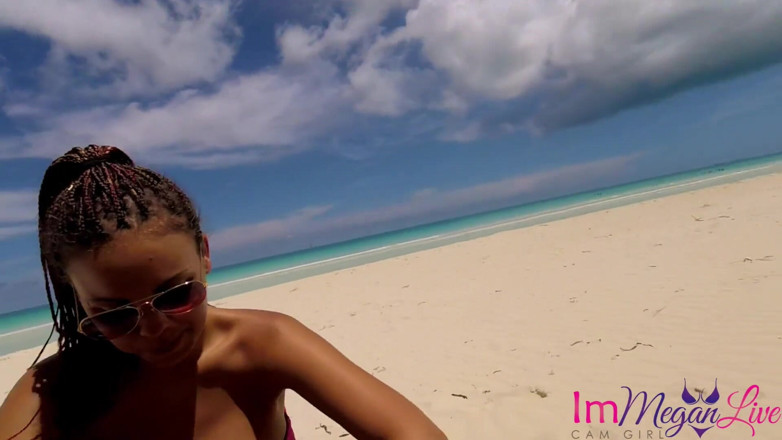ImMeganLive: Footjob luar di pantai - ImMeganLive