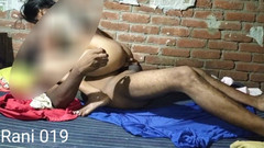 Rakesh: Manžel zavolal Rani Bhabhi do ložnice a ošukal ji
