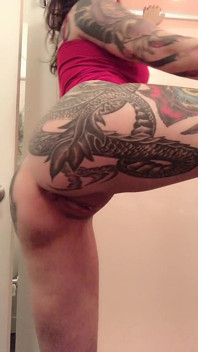 Tatooed Ass Shaking
