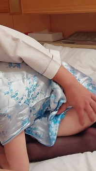 A Girl in Chinese Clothes Who Gets Tingly if You Keep Licking Even After Cunnilingus, the Way She Sucks Is Erotic