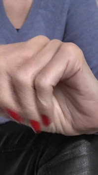 Lady victoria valente- dita snapping, unghie rosse, ISTRUZIONI per