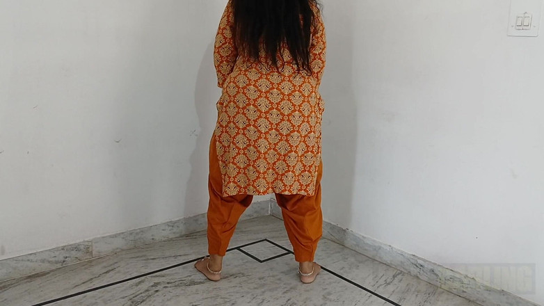 Jony Darling: Cô vợ nóng bỏng mujra trước bạn của chồng cô ấy...