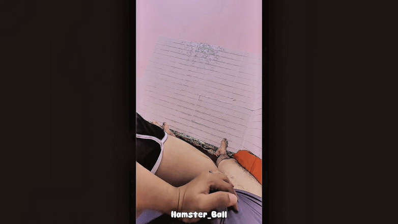 Hamster_Ball: VEDERE LA PERSOANA 1 cu labă cu sora vitregă în cameră în timpul...