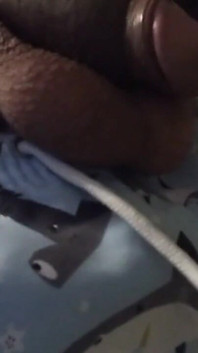 Orinar en cuarto de baño caliente