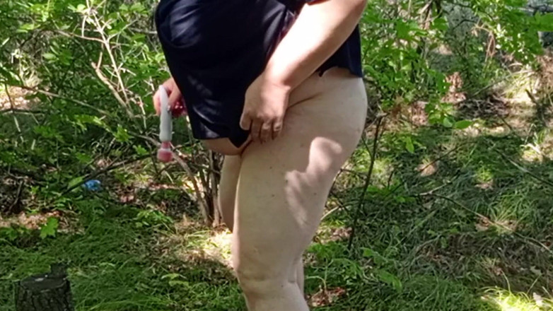 Zona901: Guardo la mia matrigna che si masturba la figa nel...