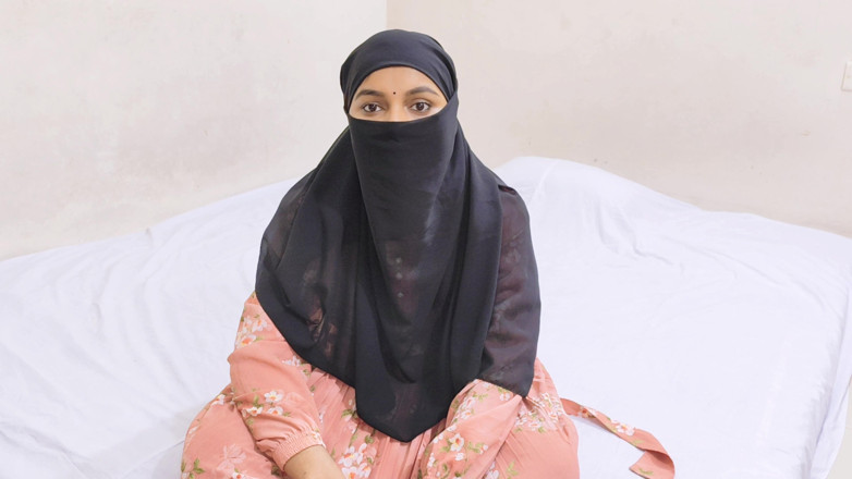 Angel Surovi Lata: Indische bangla hiabi muslimische stiefmutter fickt kaum video
