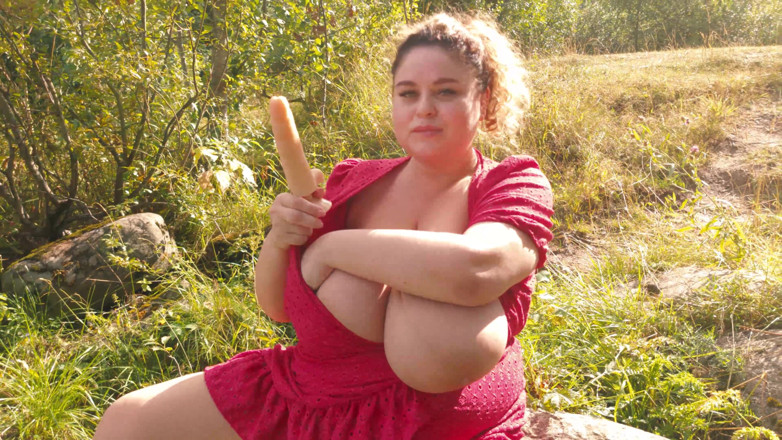 Anna Katz: De Volta À Natureza Com Peitos Enormes Puta MILF