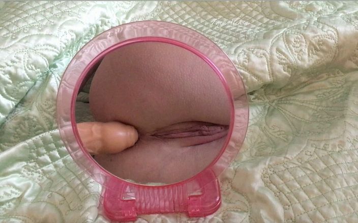 FoxyAleksa: Sexy milfka chce anál. Ráda sleduje odraz a stříkání se...