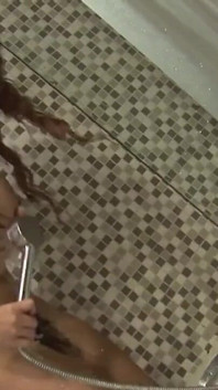 Anna dengan gaun bunga yang aduhai lagi pamer kontol