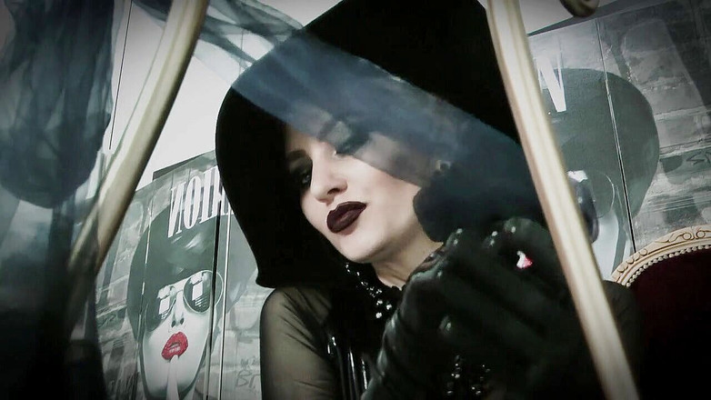 Goddess Celine: Zastrašena za zmatení